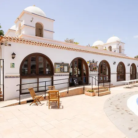 2 Bd & Garden Apt In Golf Del Sur Daire *